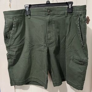 Men’s Weatherproof Green Cargo Shorts Size 42